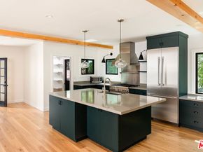 956 Parkman Street, Altadena CA 91001