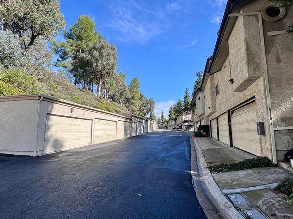 5714 Skyview Way E, Agoura Hills CA 91301