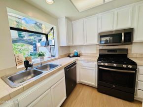 5714 Skyview Way E, Agoura Hills CA 91301