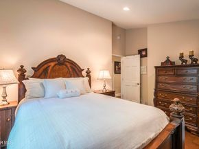 5734 Fairview Place, Agoura Hills CA 91301