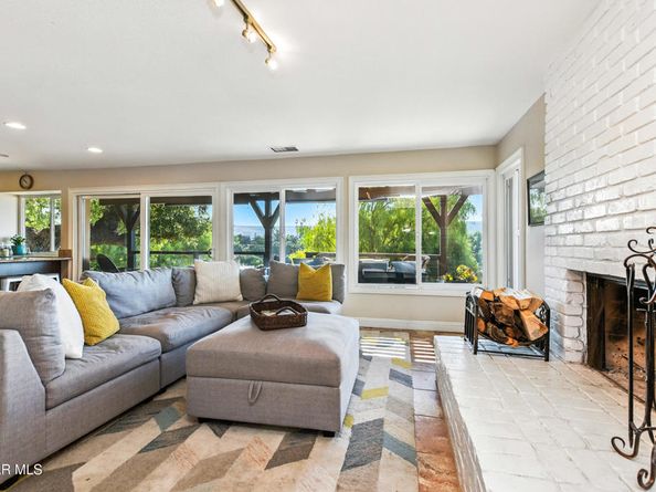 5734 Fairview Place, Agoura Hills CA 91301