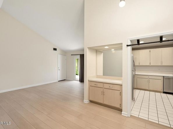 31552 Agoura Road 4, Westlake Village CA 91361