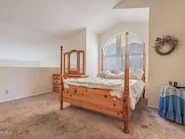5704 Skyview Way E, Agoura Hills CA 91301