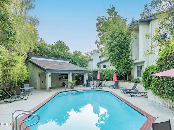 5704 Skyview Way E, Agoura Hills CA 91301