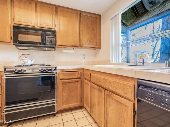 5704 Skyview Way E, Agoura Hills CA 91301