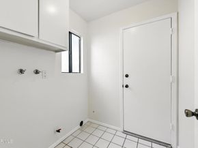 26933 Lost Oak Court, Calabasas CA 91301