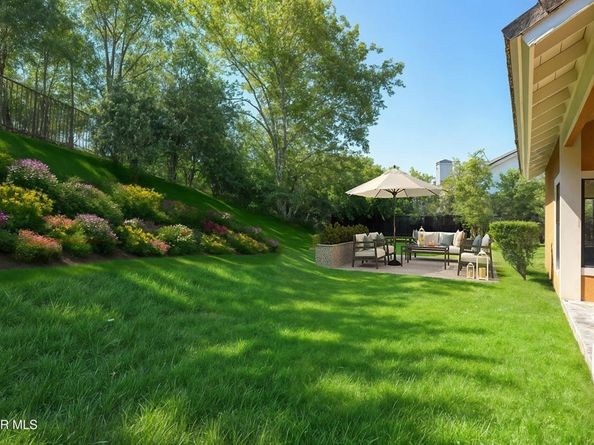 26933 Lost Oak Court, Calabasas CA 91301