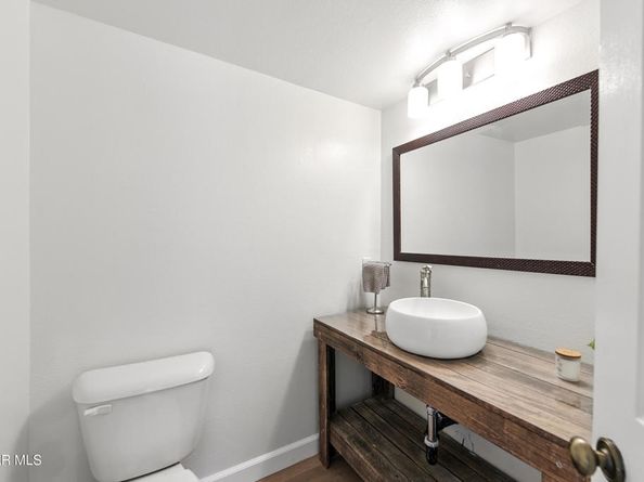 26933 Lost Oak Court, Calabasas CA 91301