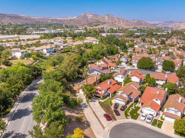26933 Lost Oak Court, Calabasas CA 91301