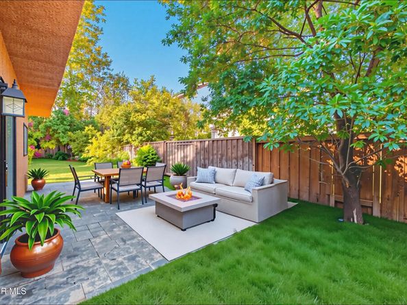 26933 Lost Oak Court, Calabasas CA 91301