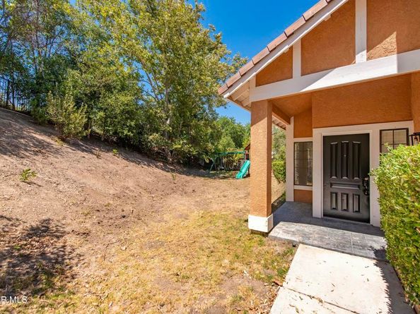 26933 Lost Oak Court, Calabasas CA 91301