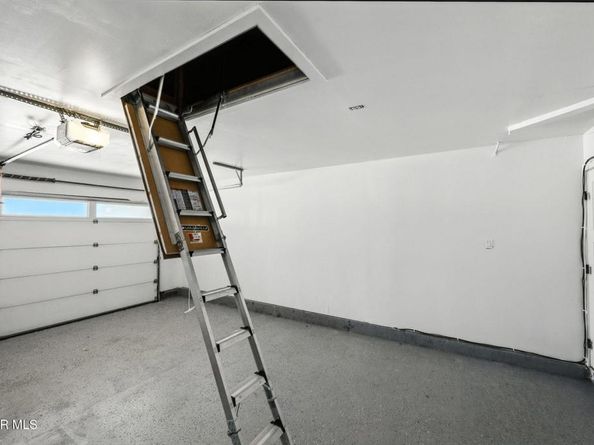 30670 Passageway Place, Agoura Hills CA 91301