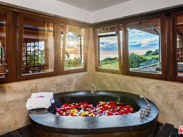125 Irvine Cove Court, Laguna Beach CA 92651