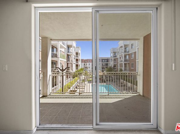 3740 Santa Rosalia Drive 212, Los Angeles CA 90008