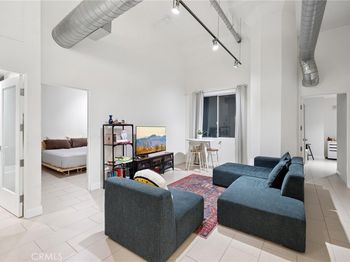 939 S Broadway