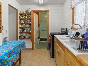 2455 Glencoe Avenue, Venice CA 90291