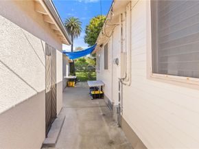 2455 Glencoe Avenue, Venice CA 90291