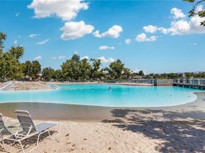 49 Thicket 36, Irvine CA 92614