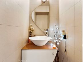 7764 Via Capri, Burbank CA 91504