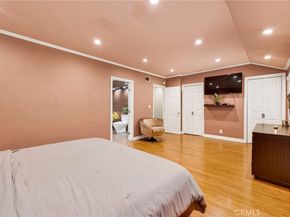 7764 Via Capri, Burbank CA 91504