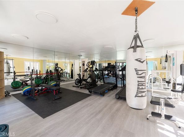 121 Sinclair Avenue 207, Glendale CA 91206