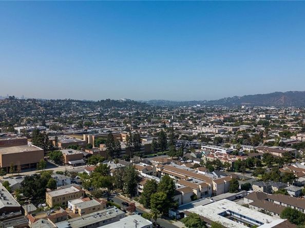 121 Sinclair Avenue 207, Glendale CA 91206