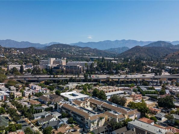 121 Sinclair Avenue 207, Glendale CA 91206