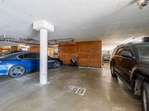121 Sinclair Avenue 207, Glendale CA 91206