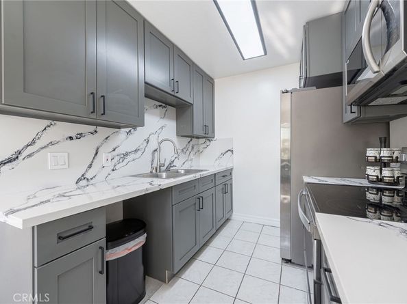 121 Sinclair Avenue 207, Glendale CA 91206