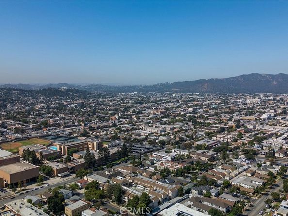 121 Sinclair Avenue 207, Glendale CA 91206