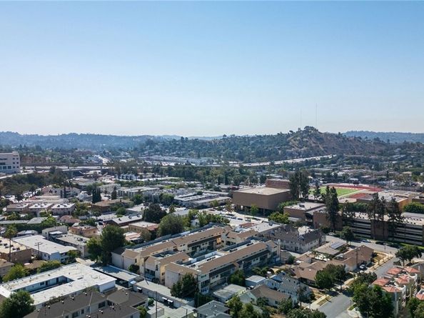 121 Sinclair Avenue 207, Glendale CA 91206