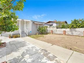 9027 Menlo, Los Angeles CA 90044