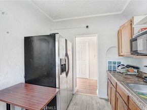 9027 Menlo, Los Angeles CA 90044