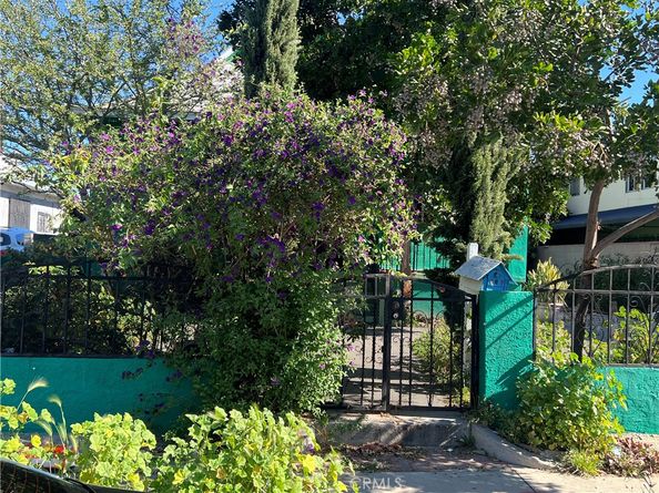 847 E 25th, Los Angeles CA 90011