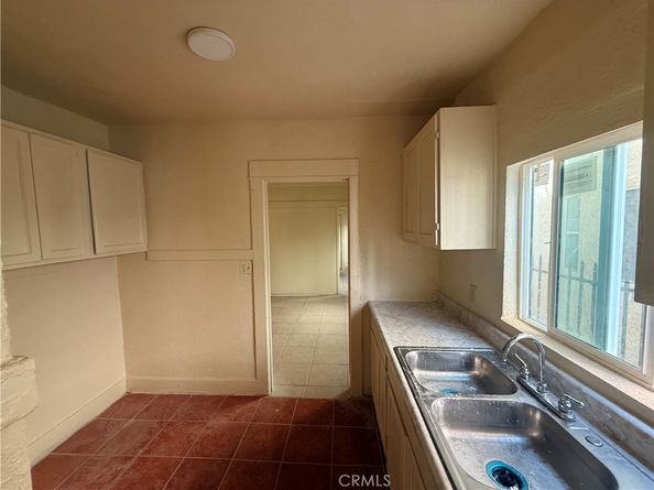 4257 San Pedro Place, Los Angeles CA 90011