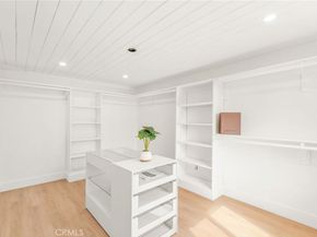 1720 S Kingsley, Los Angeles CA 90006