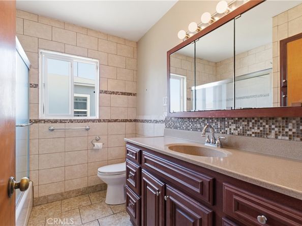 10019 Rosecrans, Bellflower CA 90706