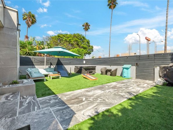 835 Sunset Avenue, Venice CA 90291
