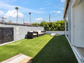 835 Sunset Avenue, Venice CA 90291