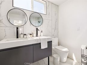 835 Sunset Avenue, Venice CA 90291