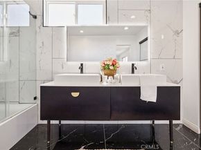 835 Sunset Avenue, Venice CA 90291
