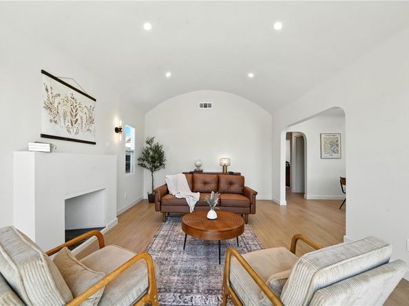 1543 79TH St., Los Angeles CA 90047