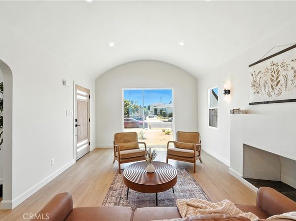 1543 79TH St., Los Angeles CA 90047