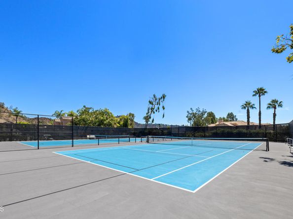 989 Calle La Primavera, Glendale CA 91208