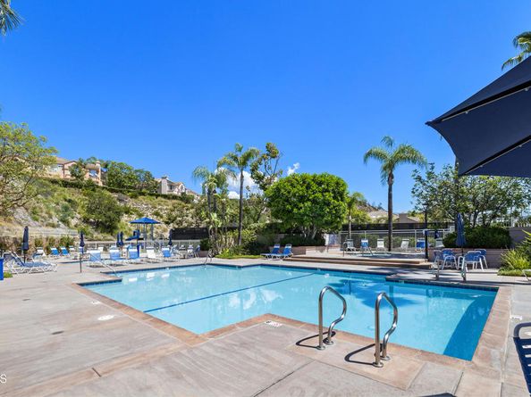 989 Calle La Primavera, Glendale CA 91208