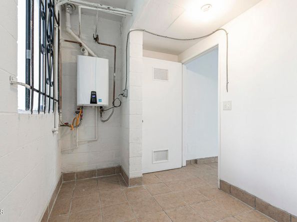 1502 Rock Glen Avenue G, Glendale CA 91205