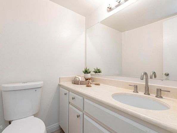 1502 Rock Glen Avenue G, Glendale CA 91205