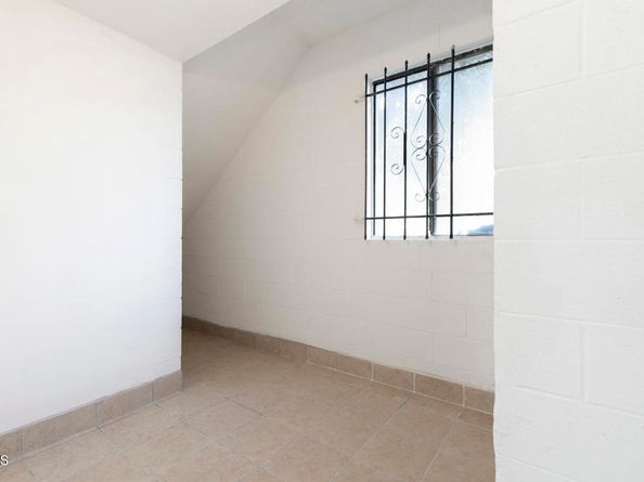 1502 Rock Glen Avenue G, Glendale CA 91205