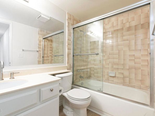 1502 Rock Glen Avenue G, Glendale CA 91205