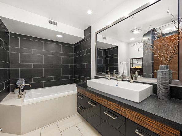 257 S Hudson Avenue 102, Pasadena CA 91101